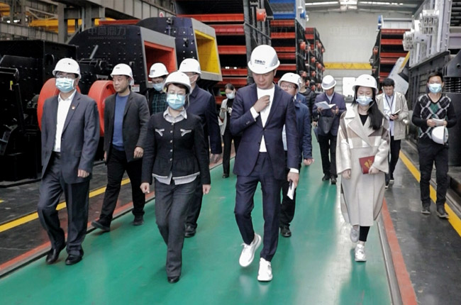 實地查看中譽鼎力智能化一體生產車間