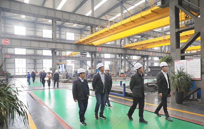 天瑞集團(tuán)導(dǎo)一行蒞臨中譽鼎力參觀考察