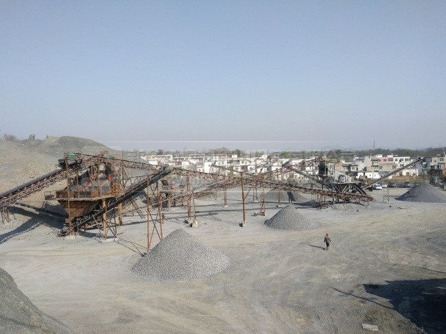 振動篩在砂石生產(chǎn)線中的作用