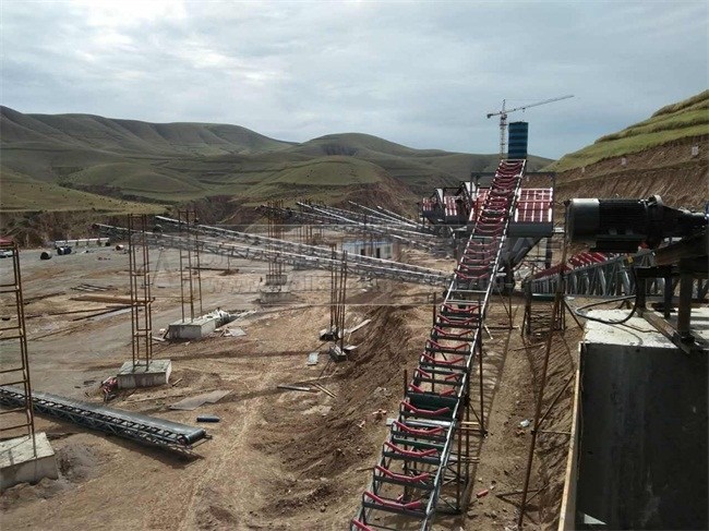 硬巖破碎生產(chǎn)線