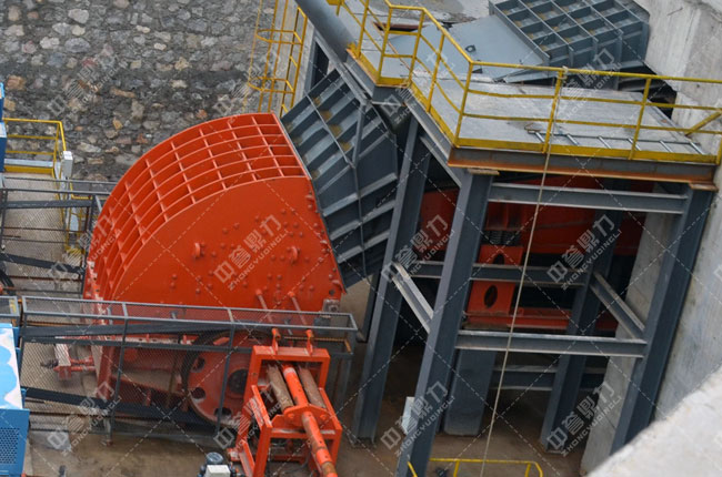 春江水泥時產1500噸骨料生產線重型錘式反擊破碎機PCZ1820 春江水泥時產1500噸骨料生產線重型錘式反擊破碎機PCZ1820