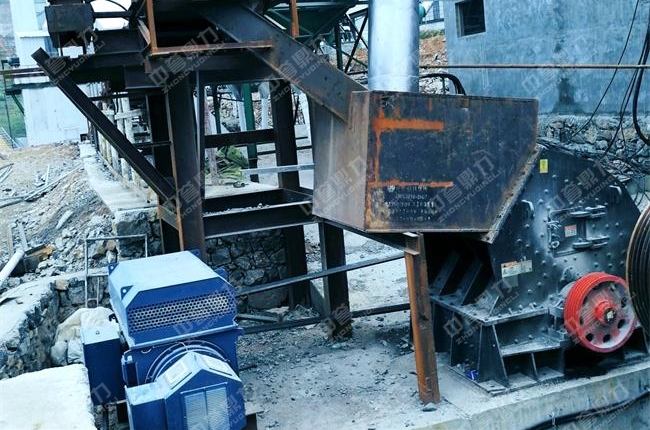 二級(jí)破碎設(shè)備