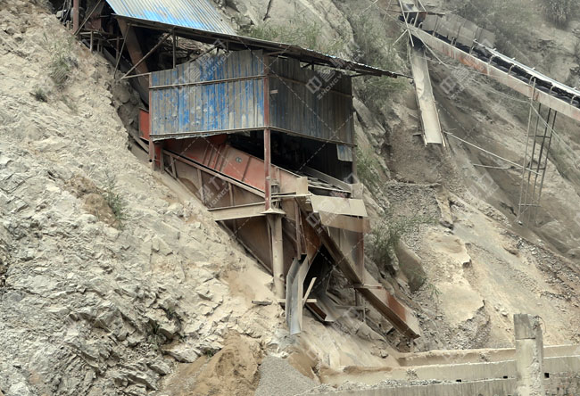 生產(chǎn)線上的篩分設(shè)備