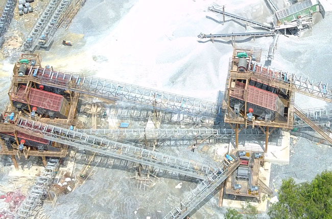 日產(chǎn)萬(wàn)噸砂石料破碎篩分生產(chǎn)線