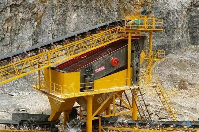 破碎生產(chǎn)線現(xiàn)場(chǎng)