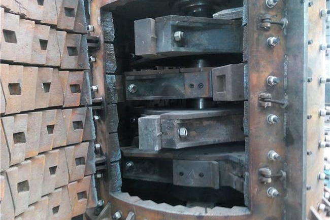 復合碎石機內部結構