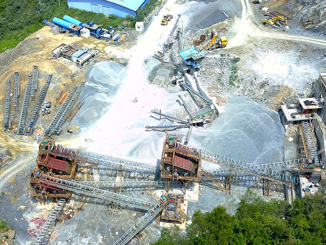 時產(chǎn)1000噸石子生產(chǎn)線生產(chǎn)線現(xiàn)場