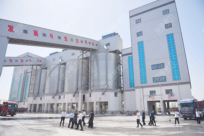 參觀藍天環保材料有限公司四位一體建材生產項目